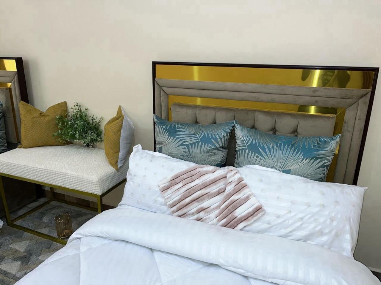 R&K Two Bedroom Apartment Dar-es-Salaam Eksteriør bilde