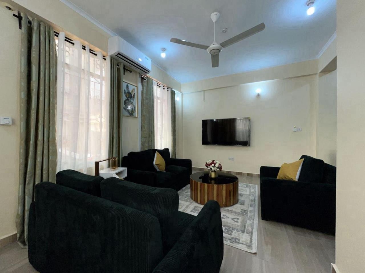 R&K Two Bedroom Apartment Dar-es-Salaam Eksteriør bilde