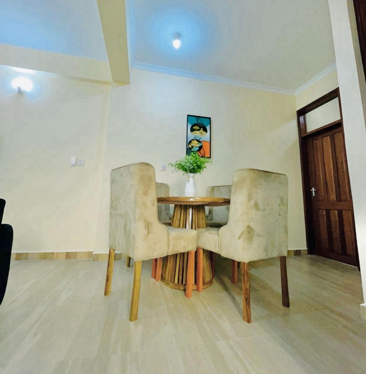 R&K Two Bedroom Apartment Dar-es-Salaam Eksteriør bilde